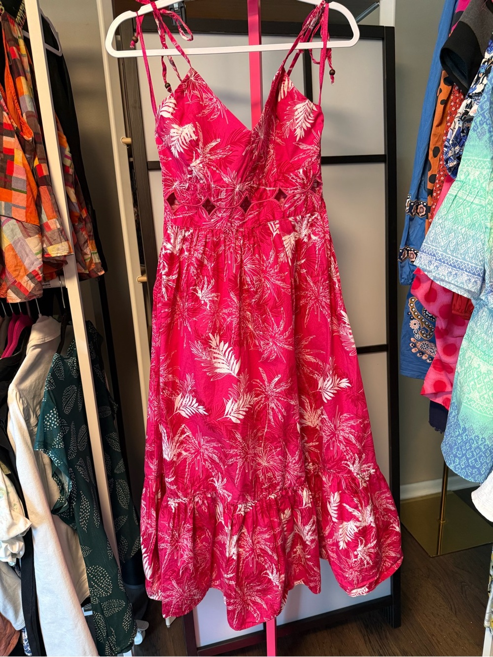 Band of the Free Tropical Maxi Dress
Size Medium | EUC